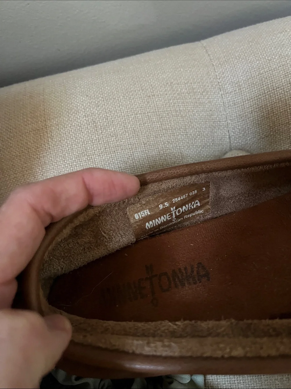 Near perfect Minnetonka driving moccasins size 9.5